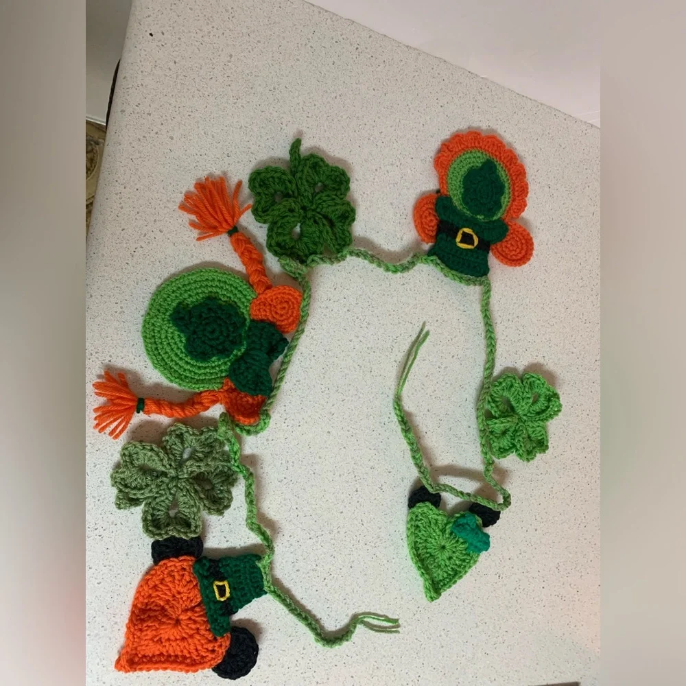 St Patrick Micky Minnie Boy & Girl Leprechaun Shamrock New Garland